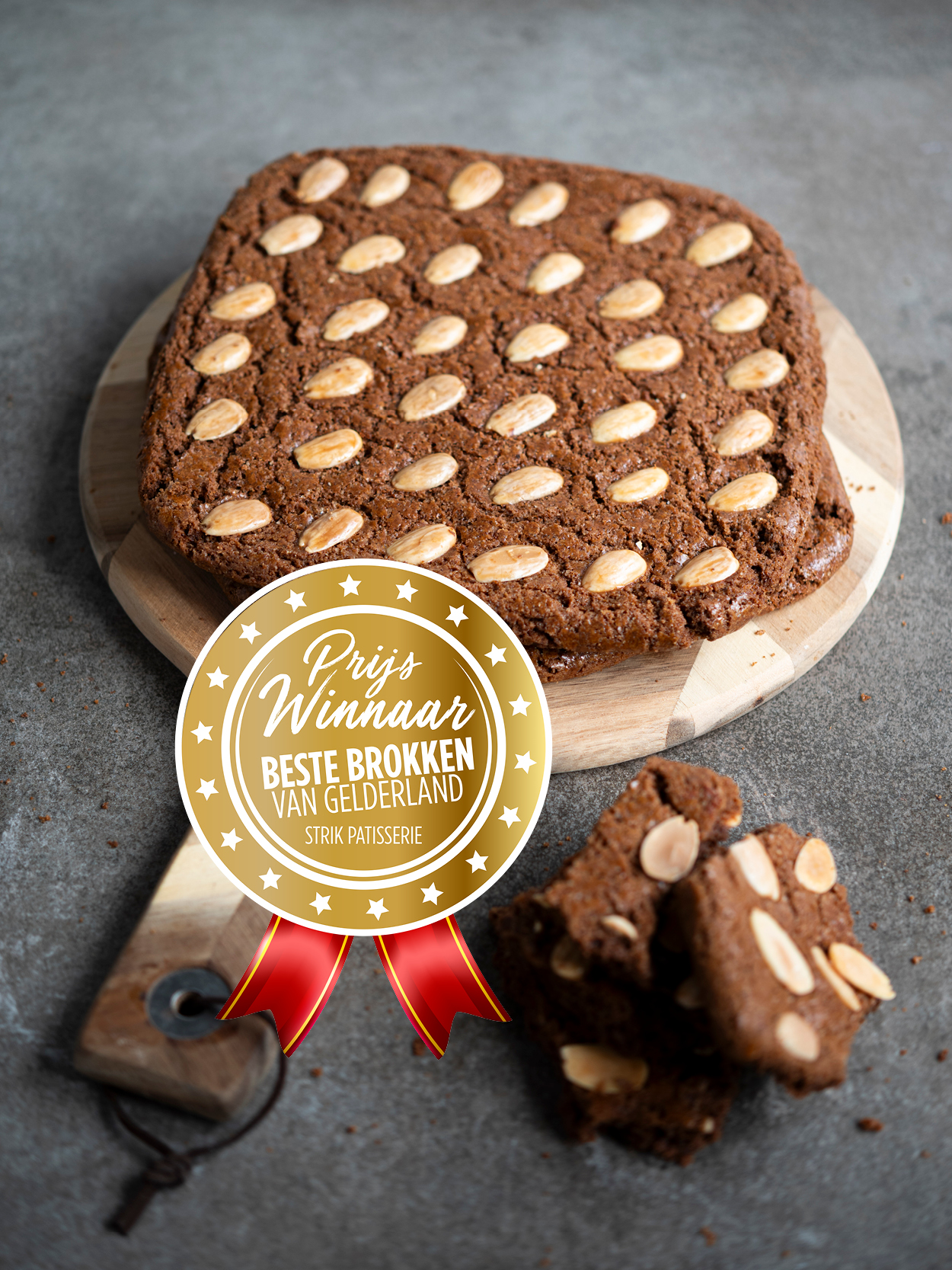 Ambachtelijke speculaasbrokken met amandelen van Strik Patisserie